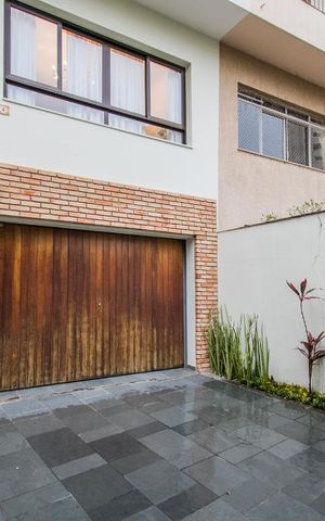 Casa à venda com 200m², 3 quartos e 3 vagasGaragem 