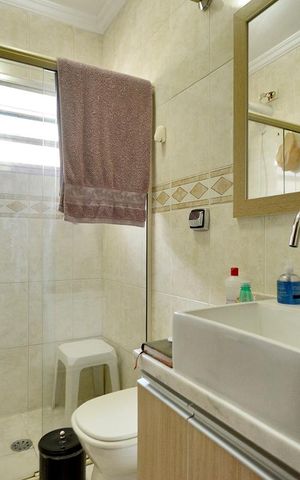 Casa à venda com 220m², 3 quartos e 2 vagasBanheiro