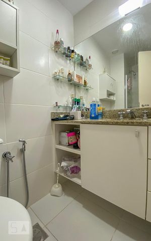Apartamento à venda com 181m², 3 quartos e 2 vagasBanheiro da Suíte