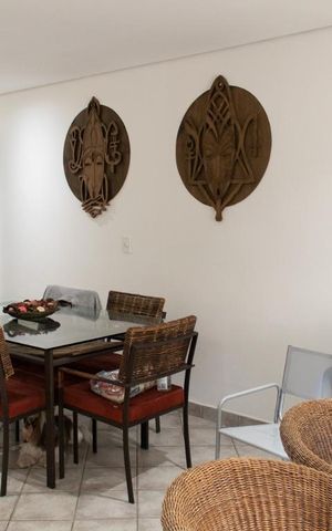 Casa à venda com 250m², 3 quartos e 2 vagas Casa à venda com 250m², 3 quartos e 2 vagasSala