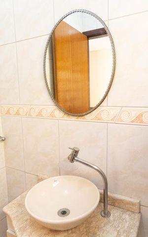 Casa à venda com 150m², 3 quartos e 2 vagas Casa à venda com 150m², 3 quartos e 2 vagasLavabo