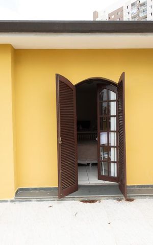 Casa à venda com 150m², 3 quartos e 2 vagas Casa à venda com 150m², 3 quartos e 2 vagasQuintal