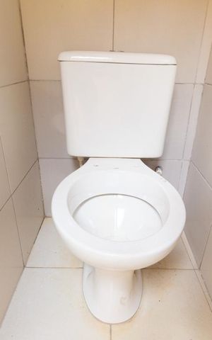 Casa à venda com 150m², 3 quartos e 2 vagas Casa à venda com 150m², 3 quartos e 2 vagasBanheiro de Serviço