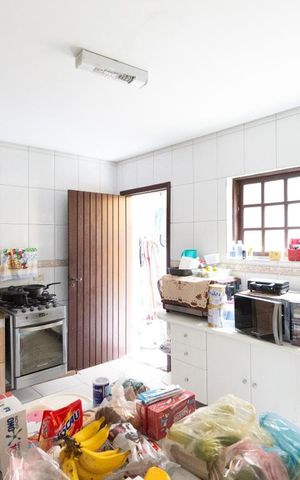 Casa à venda com 150m², 3 quartos e 2 vagas Casa à venda com 150m², 3 quartos e 2 vagasCozinha