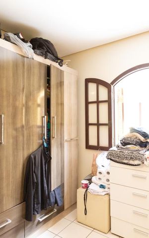 Casa à venda com 150m², 3 quartos e 2 vagas Casa à venda com 150m², 3 quartos e 2 vagasQuarto