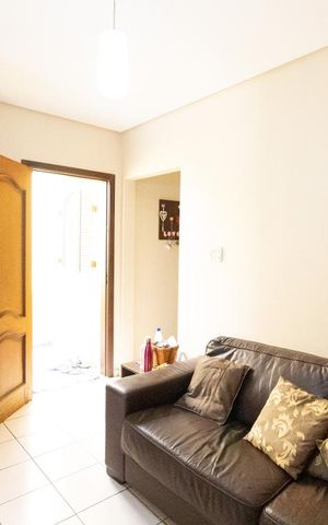 Casa à venda com 150m², 3 quartos e 2 vagas Casa à venda com 150m², 3 quartos e 2 vagasSala