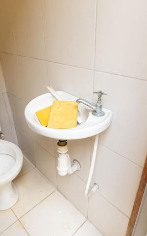 Casa à venda com 150m², 3 quartos e 2 vagas Casa à venda com 150m², 3 quartos e 2 vagasBanheiro de Serviço