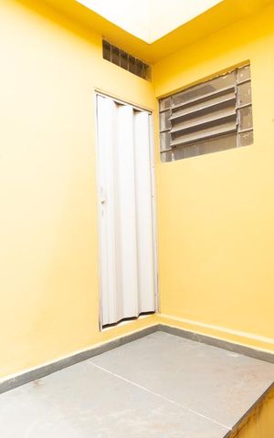 Casa à venda com 150m², 3 quartos e 2 vagas Casa à venda com 150m², 3 quartos e 2 vagasHall