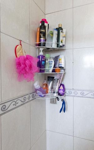 Casa à venda com 150m², 3 quartos e 2 vagas Casa à venda com 150m², 3 quartos e 2 vagasBanheiro