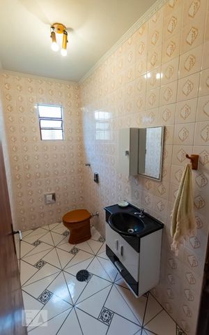 Casa à venda com 220m², 3 quartos e 2 vagasLavabo