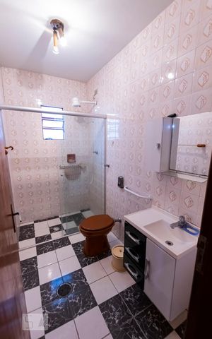Casa à venda com 220m², 3 quartos e 2 vagasBanheiro social