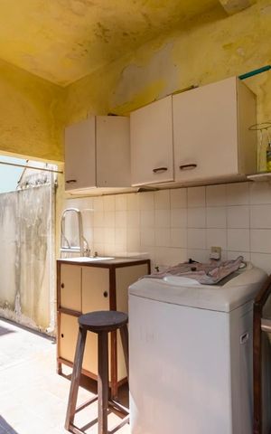 Casa à venda com 220m², 3 quartos e 2 vagasÁrea de serviço