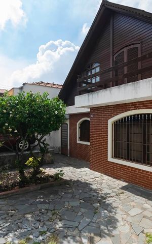 Casa à venda com 220m², 3 quartos e 2 vagasGaragem