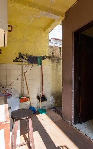 Casa à venda com 220m², 3 quartos e 2 vagasÁrea de serviço