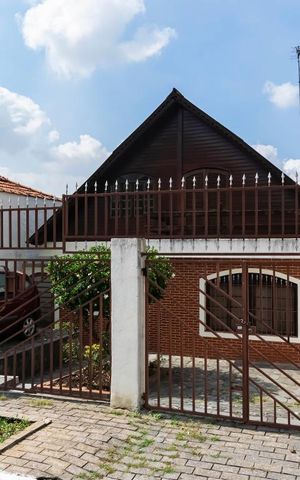 Casa à venda com 220m², 3 quartos e 2 vagasFachada