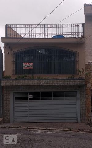 Casa à venda com 199m², 3 quartos e 2 vagasFachada
