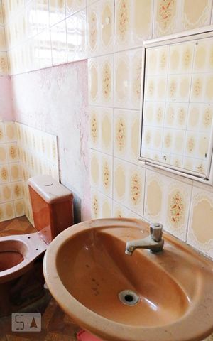 Casa à venda com 210m², 5 quartos e 2 vagas Casa à venda com 210m², 5 quartos e 2 vagasBanheiro 3