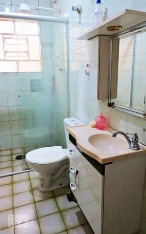 Casa à venda com 210m², 5 quartos e 2 vagas Casa à venda com 210m², 5 quartos e 2 vagasBanheiro 1