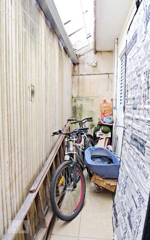 Casa à venda com 210m², 5 quartos e 2 vagas Casa à venda com 210m², 5 quartos e 2 vagasDetalhe da area de serviço