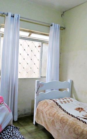Casa à venda com 210m², 5 quartos e 2 vagas Casa à venda com 210m², 5 quartos e 2 vagasSala