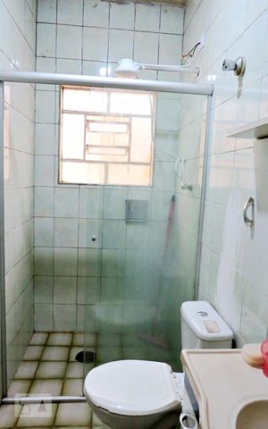 Casa à venda com 210m², 5 quartos e 2 vagas Casa à venda com 210m², 5 quartos e 2 vagasBanheiro 1