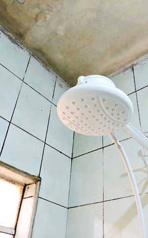 Casa à venda com 210m², 5 quartos e 2 vagas Casa à venda com 210m², 5 quartos e 2 vagasChuveiro