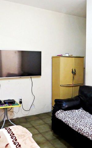 Casa à venda com 210m², 5 quartos e 2 vagas Casa à venda com 210m², 5 quartos e 2 vagasSala