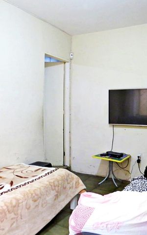 Casa à venda com 210m², 5 quartos e 2 vagas Casa à venda com 210m², 5 quartos e 2 vagasSala
