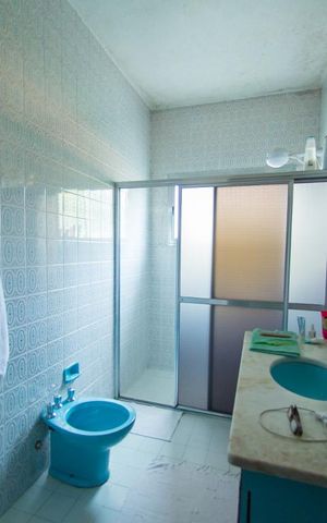 Casa à venda com 290m², 3 quartos e 5 vagas Casa à venda com 290m², 3 quartos e 5 vagasBanheiro Corredor