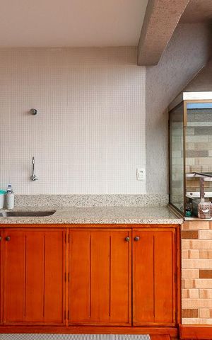 Apartamento à venda com 300m², 3 quartos e 2 vagas Apartamento à venda com 300m², 3 quartos e 2 vagasChurrasqueira