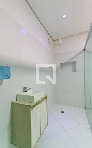 Casa à venda com 480m², 4 quartos e sem vaga Casa à venda com 480m², 4 quartos e sem vagaBanheiro da Suíte 1