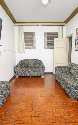 Casa à venda com 700m², 15 quartos e 1 vaga Casa à venda com 700m², 15 quartos e 1 vagaSala