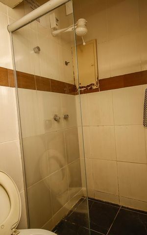 Casa à venda com 700m², 15 quartos e 1 vaga Casa à venda com 700m², 15 quartos e 1 vagaBanheiro Social