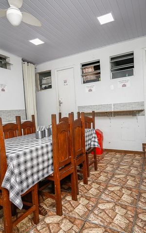 Casa à venda com 700m², 15 quartos e 1 vaga Casa à venda com 700m², 15 quartos e 1 vagaCopa