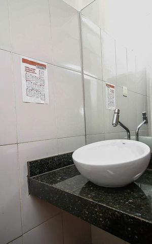 Casa à venda com 700m², 15 quartos e 1 vaga Casa à venda com 700m², 15 quartos e 1 vagaLavabo