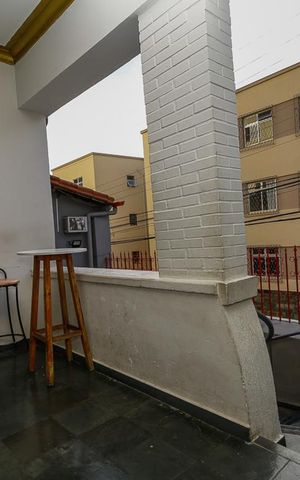Casa à venda com 700m², 15 quartos e 1 vaga Casa à venda com 700m², 15 quartos e 1 vagaVaranda
