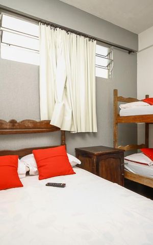 Casa à venda com 700m², 15 quartos e 1 vaga Casa à venda com 700m², 15 quartos e 1 vagaSuíte 1