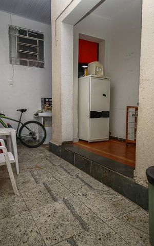 Casa à venda com 700m², 15 quartos e 1 vaga Casa à venda com 700m², 15 quartos e 1 vagaÁrea Externa