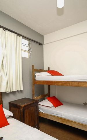 Casa à venda com 700m², 15 quartos e 1 vaga Casa à venda com 700m², 15 quartos e 1 vagaSuíte 1