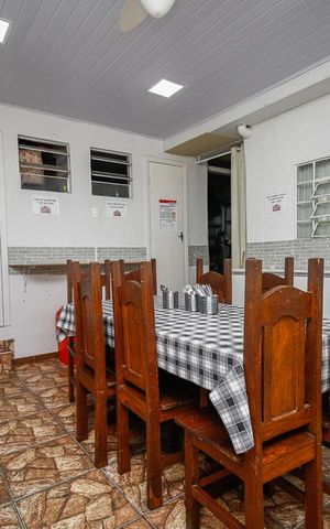 Casa à venda com 700m², 15 quartos e 1 vaga Casa à venda com 700m², 15 quartos e 1 vagaCopa