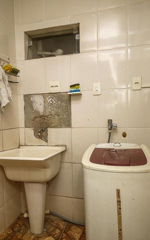 Casa à venda com 700m², 15 quartos e 1 vaga Casa à venda com 700m², 15 quartos e 1 vagaÁrea de Serviço