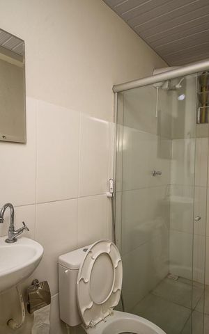 Casa à venda com 700m², 15 quartos e 1 vaga Casa à venda com 700m², 15 quartos e 1 vagaBanheiro Suíte 1