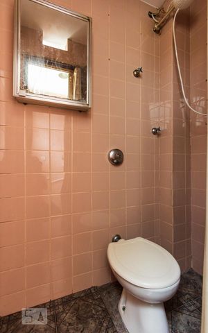 Apartamento à venda com 70m², 2 quartos e 2 vagasBanheiro de Serviço