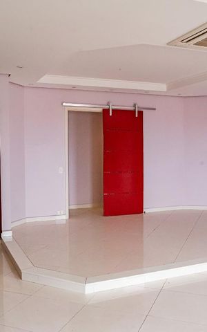 Apartamento à venda com 330m², 4 quartos e 4 vagas Apartamento à venda com 330m², 4 quartos e 4 vagasSala
