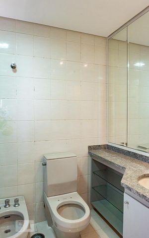 Apartamento à venda com 330m², 4 quartos e 4 vagas Apartamento à venda com 330m², 4 quartos e 4 vagasBanheiro 1 - Suíte