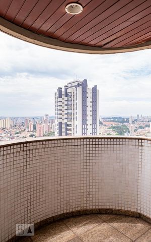 Apartamento à venda com 330m², 4 quartos e 4 vagas Apartamento à venda com 330m², 4 quartos e 4 vagasVaranda