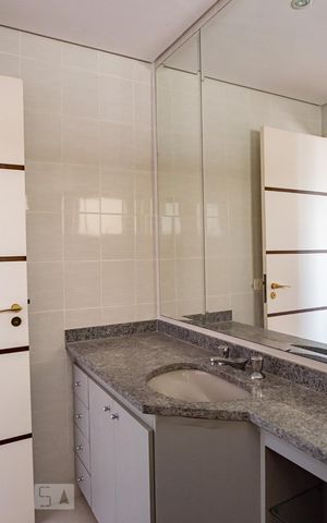 Apartamento à venda com 330m², 4 quartos e 4 vagas Apartamento à venda com 330m², 4 quartos e 4 vagasBanheiro 3 - Suíte