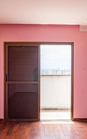 Apartamento à venda com 330m², 4 quartos e 4 vagas Apartamento à venda com 330m², 4 quartos e 4 vagasCobertura - Suíte 4