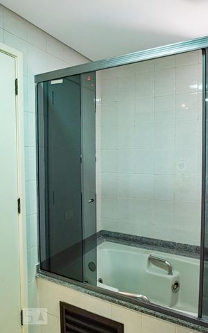 Apartamento à venda com 330m², 4 quartos e 4 vagas Apartamento à venda com 330m², 4 quartos e 4 vagasBanheiro 1 - Suíte