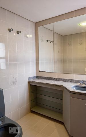 Apartamento à venda com 330m², 4 quartos e 4 vagas Apartamento à venda com 330m², 4 quartos e 4 vagasBanheiro 2 - Suíte